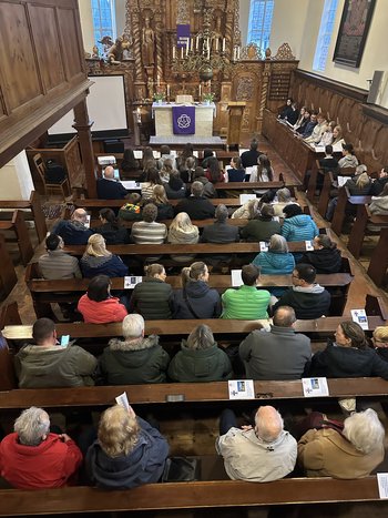 Volle_Kirche__1_.jpg